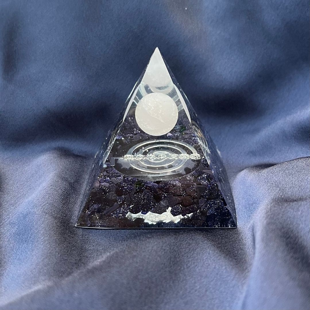 Piramide Orgonite Pietra Sole Blu - Quarzo Rosa - Choku Rei Argento (Led Incluso) - Zen Home