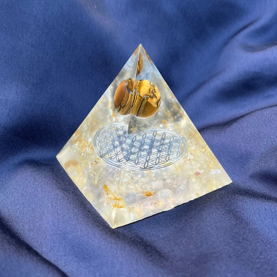 Piramide Orgonite Quarzo Citrino - Occhio di Tigre - Fiore della Vita Argento - Zen Home