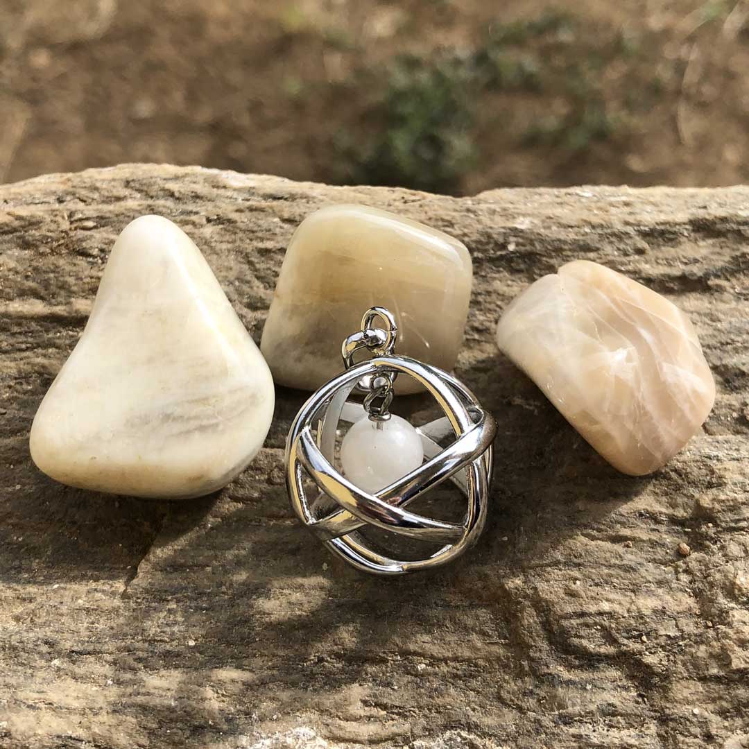 PIETRA LUNA - Collana Regolabile Ciondolo Genesa in acciaio inossidabile con pietra naturale - Zen Home (17184603)