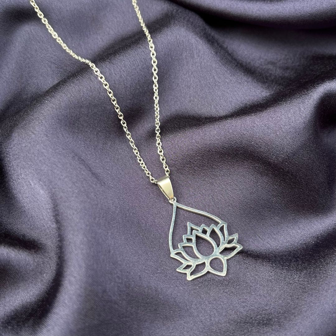 Collana Fiore Di Loto in acciaio inossidabile - Zen Home