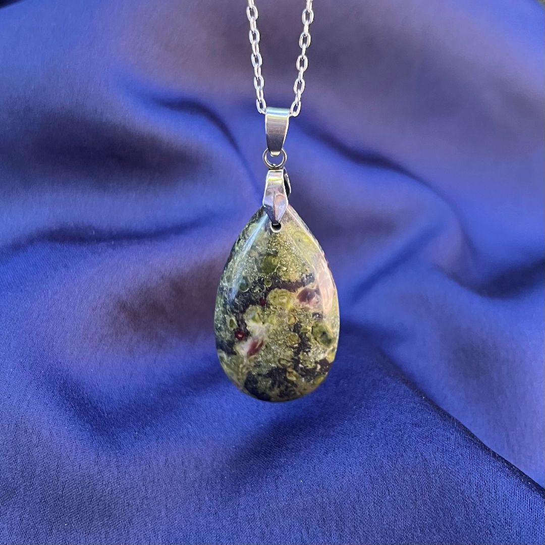 Collana pietra naturale petalo in Diaspro sangue di drago - Zen Home