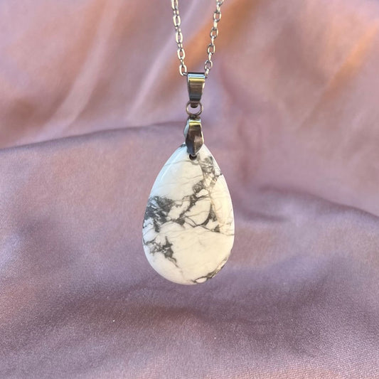 Collana pietra naturale petalo in Howlite - Zen Home