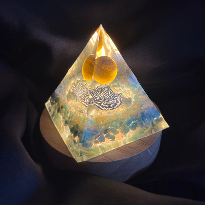 Piramide Orgonite Amazzonite - Occhio di Tigre - Mano di Fatima Argento - Zen Home