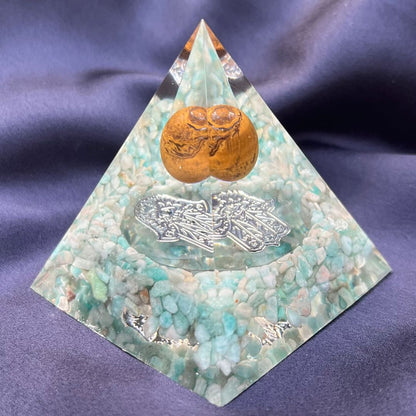 Piramide Orgonite Amazzonite - Occhio di Tigre - Mano di Fatima Argento - Zen Home