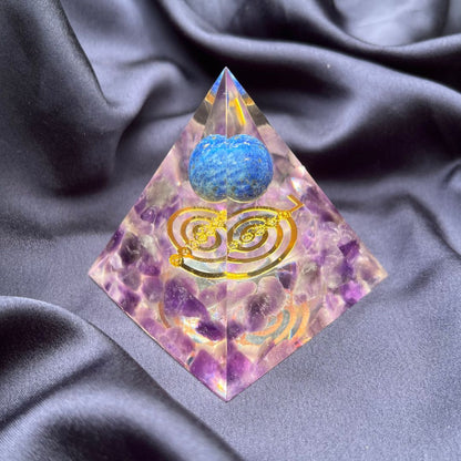 Piramide Orgonite Ametista + Lapislazzuli + Choku Rei oro - Zen Home
