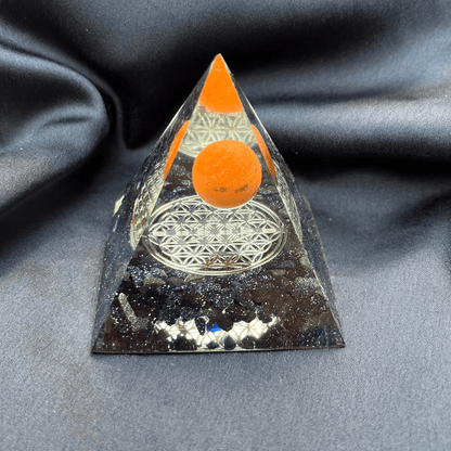 Piramide Orgonite Pietra Sole Blu - Diaspro Rosso - Fiore della Vita Argento - Zen Home