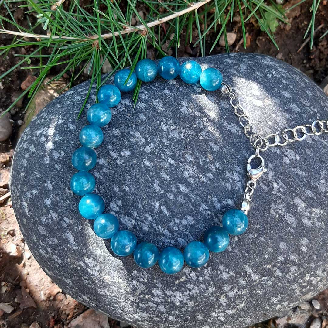 Bracciale con pietre naturali di colore blu