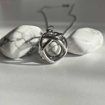 Howlite - Collana Regolabile Ciondolo Genesa in acciaio inossidabile con pietra naturale - Zen Home
