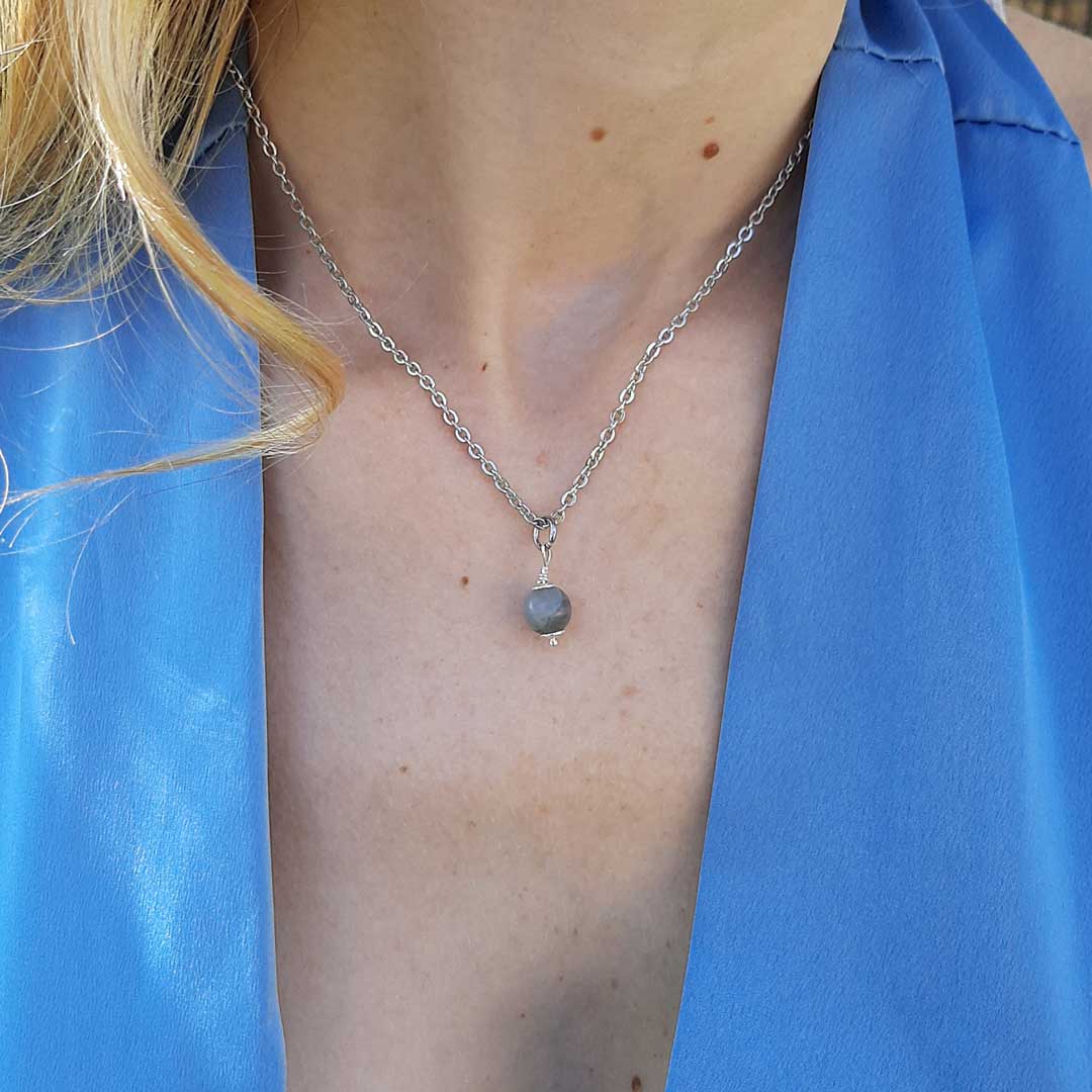 Collana con nodo celtico in labradorite, ciondolo in argento sterling, collana elfica, gioielli da strega, regalo. Collana celtica, gioielli da Outlander, regali scozzesi. - Italia Collana con nodo celtico in labradorite, ciondolo in argento sterling, collana elfica, gioielli da strega, regalo. Collana celtica, gioielli da Outlander, regali scozzesi. - Italia