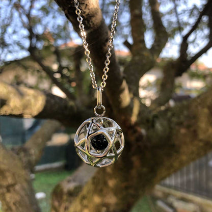 ONICE NERA - Collana Regolabile Ciondolo Pentasfera in acciaio inossidabile con pietra naturale - Zen Home (17184430)