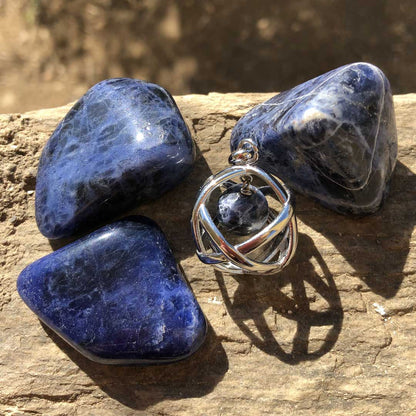SODALITE - Collana Regolabile Ciondolo Genesa in acciaio inossidabile con pietra naturale - Zen Home